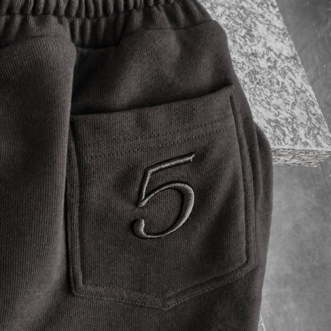 "NO SAG NO SWAG" SHORTS